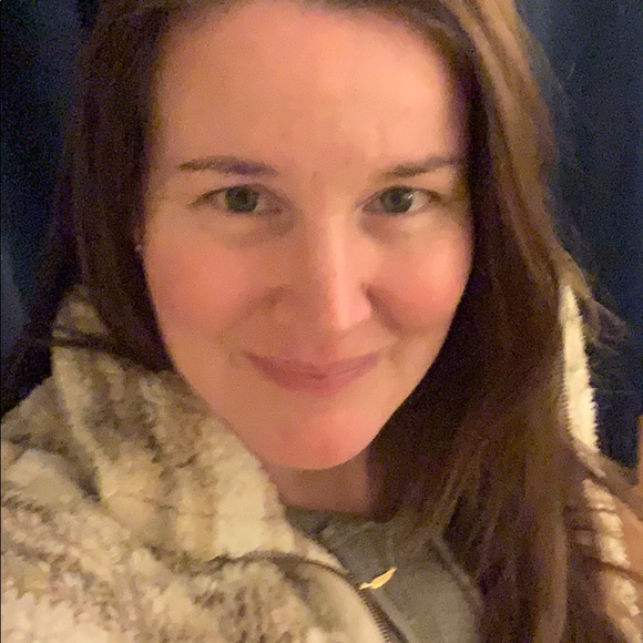 Meet your Posher, Leslie - Picture 1 of 1